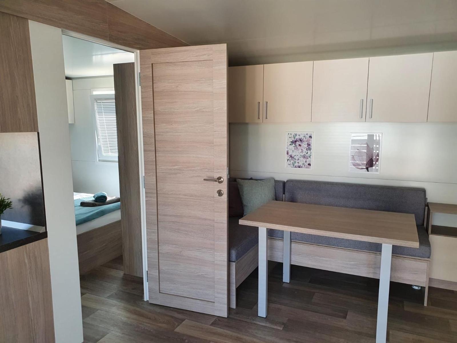 Mobile Home M&M Drage Rum bild